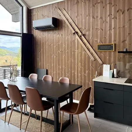 Modern Family By Loefjellet Mountain *