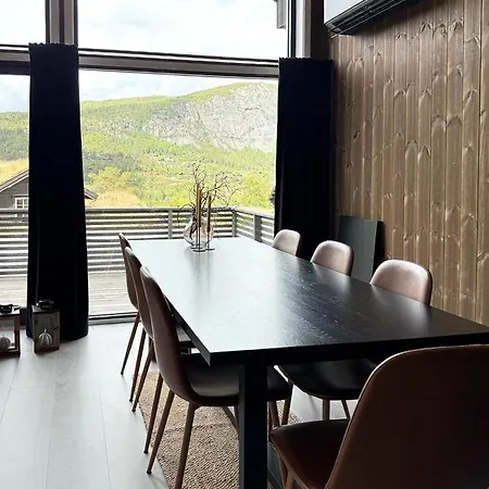 Modern Family By Loefjellet Mountain Rysstad